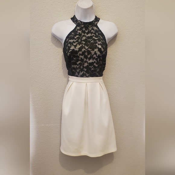💚5/$25 Sweet Storm Black Lace Halter Top Dress With Pleated Skirt Size Medium - Picture 1 of 9